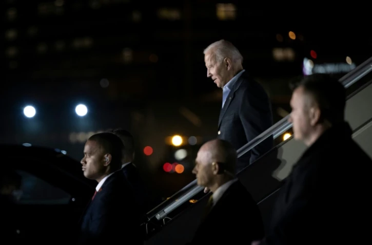 Le président américain Joe Biden à son arrivée à l'aéroport de Varsovie le 25 mars 2022