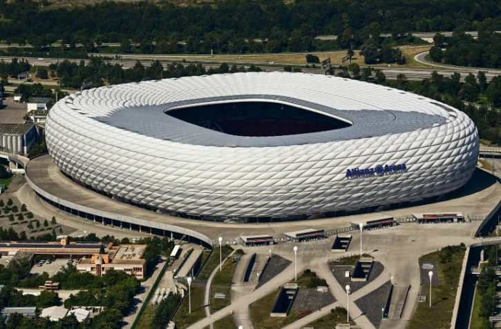 Vue aérienne du stade de football Allianz Arena à Munich, le 5 septembre 2021