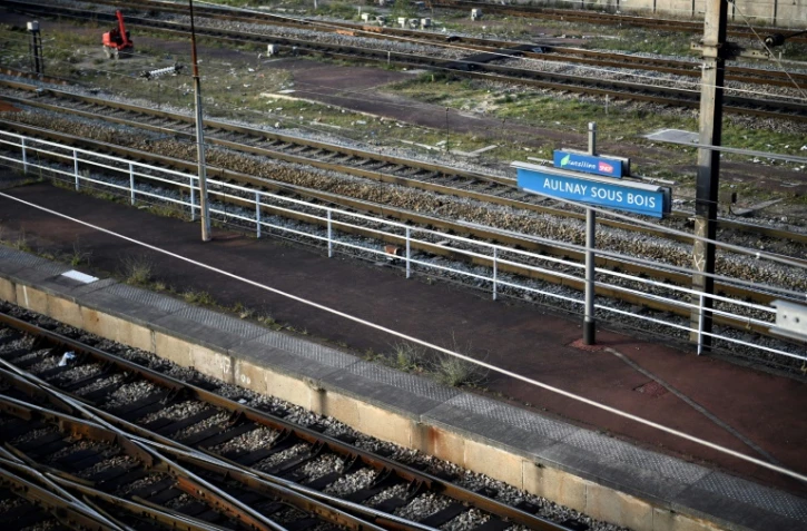 Le trafic entre Paris et l'aéroport Roissy-CDG sera perturbé le week-end du 12 et 13 août, en raison d'une interruption totale de la circulation du RER B entre la Gare du Nord et Aulnay-sous-Bois, a rappelé jeudi la SNCF.