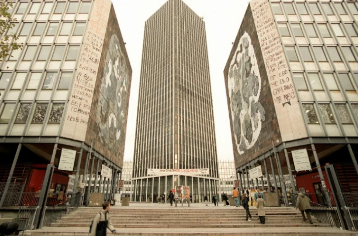 L'entrée du campus de l'université Jussieu, à Paris, en 2000