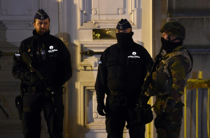 Policiers et militaires déployés le 22 novembre 2015 à Bruxelles en alerte antiterroriste maximale