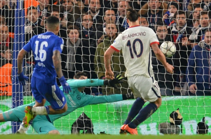 L'attaquant suédois du PSG Zlatan Ibrahimovic (d), le 9 mars 2016 à Londres