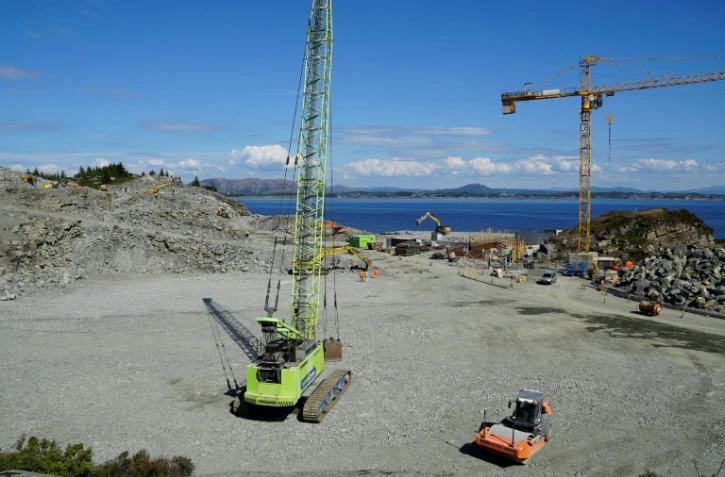 Vue, le 21 juin 2022, du site en construction d'un terminal qui réceptionnera d'ici quelques années des tonnes de CO2 liquéfié, à Oygarden, en Norvège