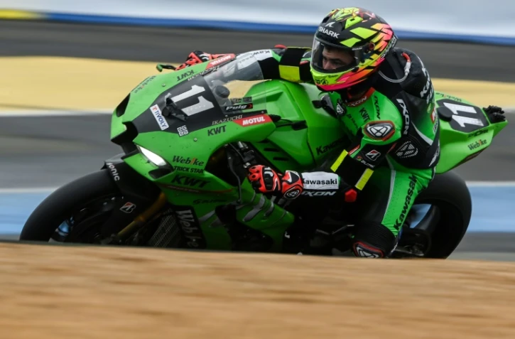 La Kawazaki N°11 du Français Mike Di Meglio lors des 24 Heures motos, au Mans, le 20 avril 2025
