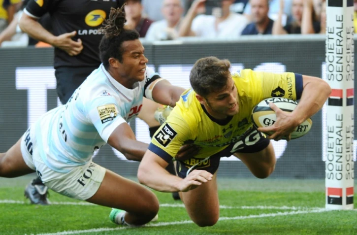 Damian Penaud inscrit un essai pour Clermont face au Racing 92 en demi-finale de Top 14, le 27 mai 2017 à Marseille