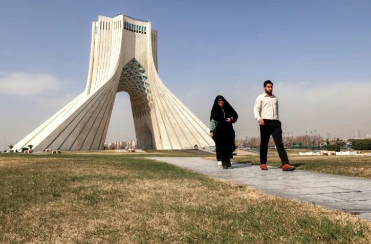 Sur la place Azadi (Liberté) de Téhéran, le 23 février 2026