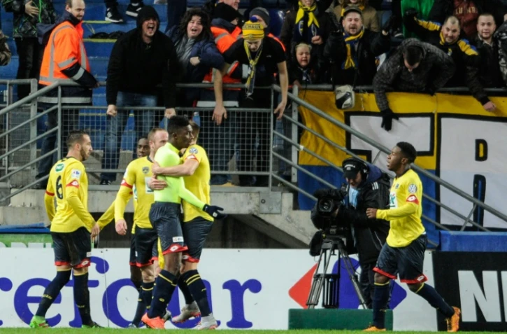 La joie des Sochaliens après le but inscrit par Hadji Sacko (c) contre Monaco à Sochaux en Coupe de France, le 9 février 2016