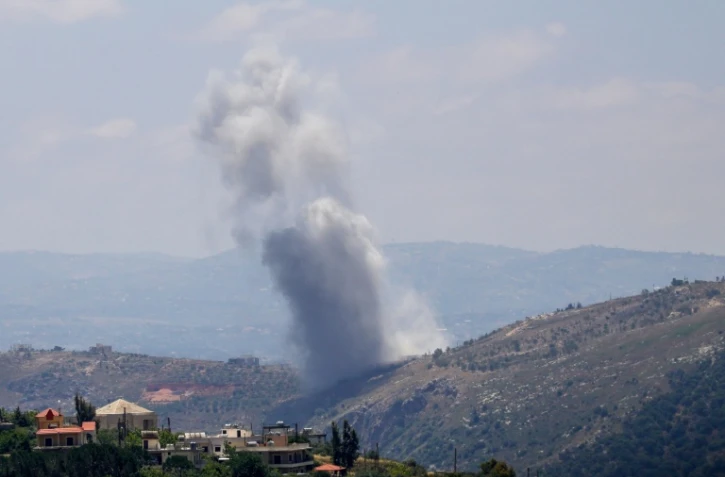 Une frappe aérienne israélienne sur le village de Yohmor, dans le sud du Liban, le 26 mai 2026