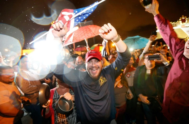 L'annonce de la mort de Fidel Castro a été accueillie dans la liesse par un millier de Cubains de Miami le 26 novembre 2016, aux cris de "Cuba libre!", accompagnés de champagne, de selfies et de chants avec des concerts de tambours et de casseroles