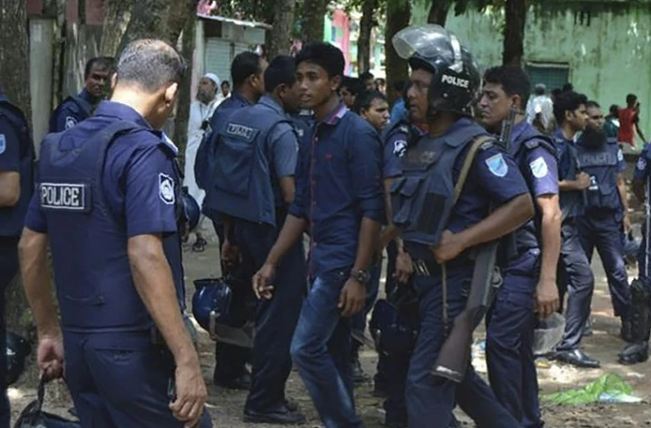 La police du Bangladesh Ă Kishoreganj, le 7 juillet 2016