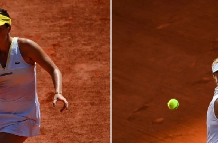 La Russe Anastasia Pavlyuchenkova (g) et la Tchèque Barbora Krejcikova lors de leurs demi-finales de Roland-Garros, le 10 juin 2021