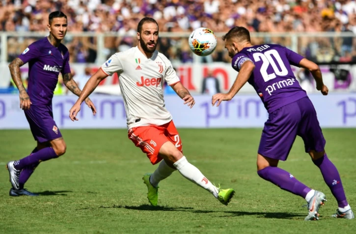 Le défenseur de la Fiorentina German Pezzella (numéro 20) à Florence contre la Juventus de Turin le 14 septembre 2019