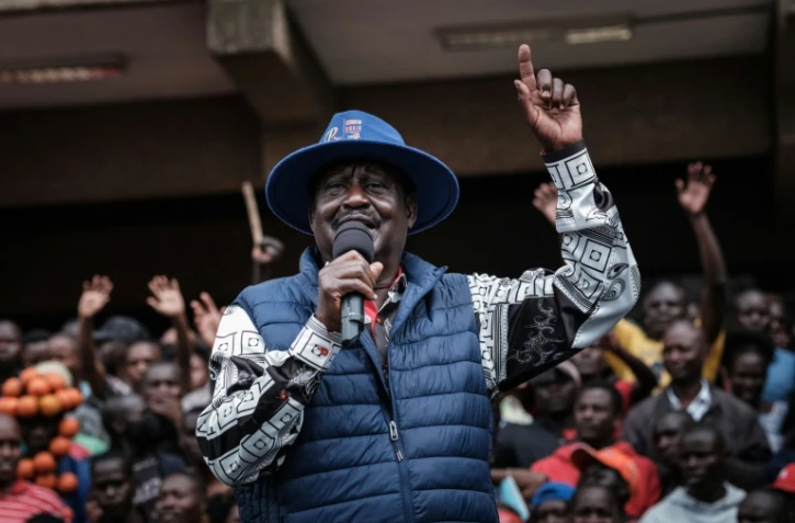 Le candidat défait à la présidentielle, Raila Odinga, s'adresse à ses partisans à Nairobi, le 22 août 2022, après avoir déposé une requête auprès de la plus haute cour du pays contestant le résultat de l'élection du 9 août 2022 qui a donné la victoire à son rival William Ruto