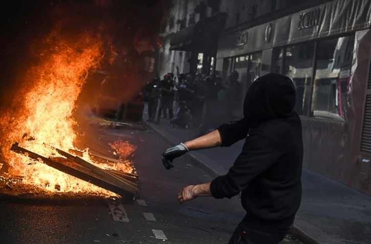 Incidents opposant les forces de l'odre à des groupes de jeunes en marge de la manifestation du 1er mai 2022 à Paris