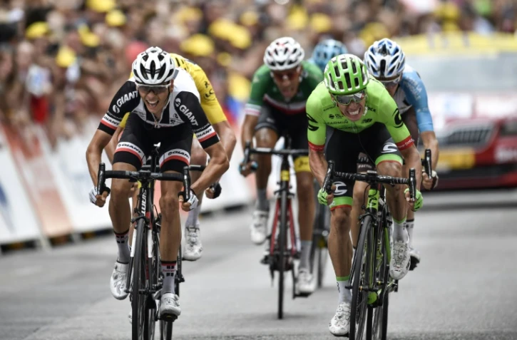 Le Colombien Rigoberto Uran (d) remporte la 9e étape du Tour de France, le 9 juillet 2017 à Chambéry