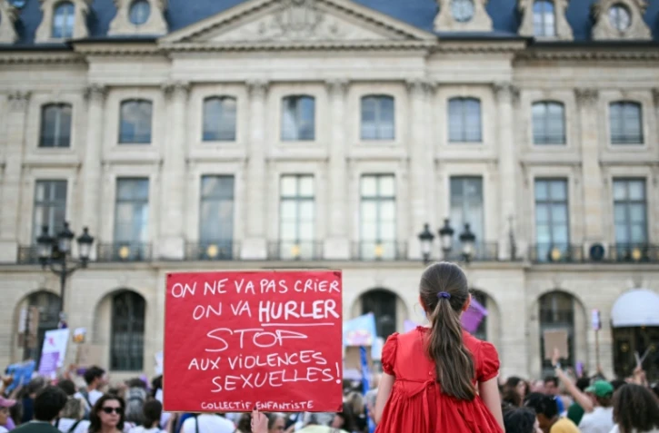 Vue d'une pancarte lors d'une manifestation après la mort de Lyhanna, le 29 juin 2026 à Paris