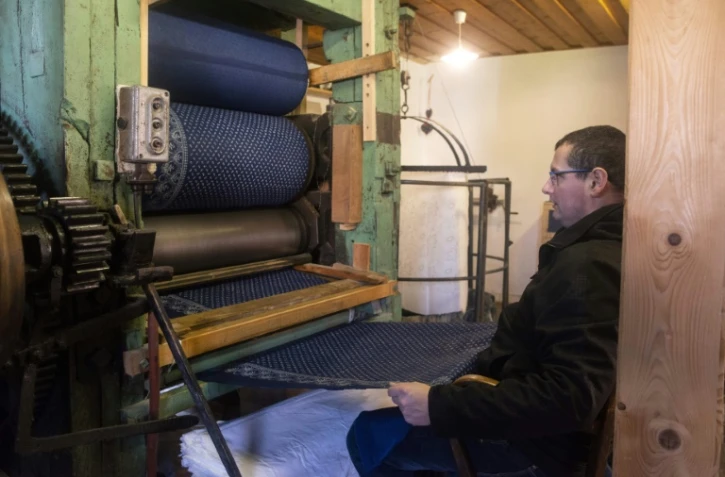 L'artisan Jiri Danzinger dans son atelier, à Olesnice, dans l'est de la République tchèque, le 10 mars 2020
