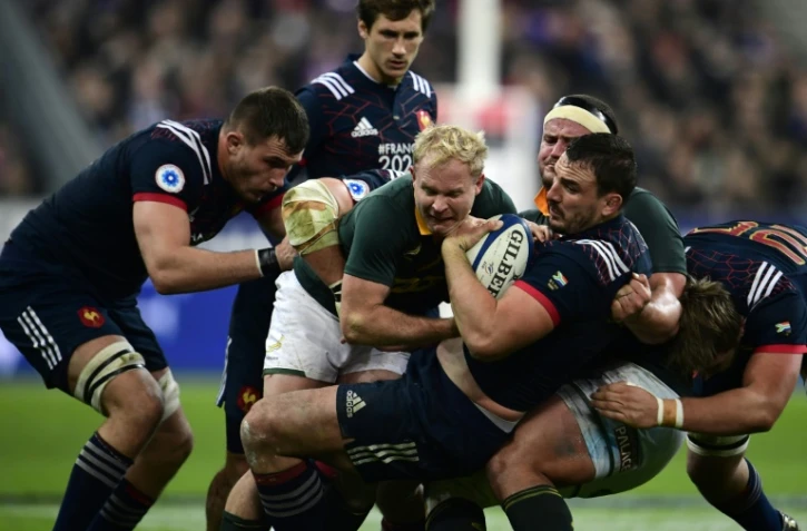 Louis Picamoles (balle en mains) avec le XV de France n'ont pas trouvé la solution pour battre les Springboks, le 18 novembre 2017 à Saint-Denis