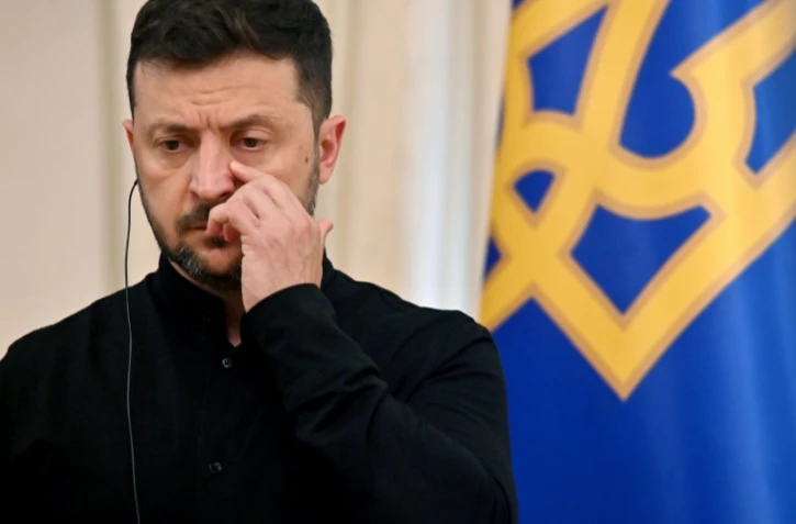 Le président ukrainien Volodymyr Zelensky lors d'une conférence de presse à Kiev le 12 juin 2025 avec le ministre allemand de la Défense Boris Pistorius