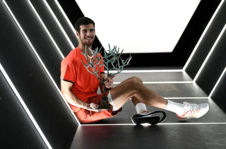 Le Russe Karen Khachanov vainqueur du Masters 1000 de Paris en battant le Serbe Novak Djokovic le 4 novembre 2018
