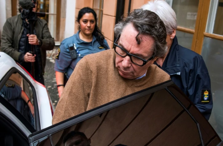 Jean-Claude Arnault quitte le tribunal au premier jour de son procès en appel à Stockholm, le 12 novembre 2018