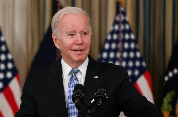 Biden salue l'avancée "colossale" de ses projets de réforme