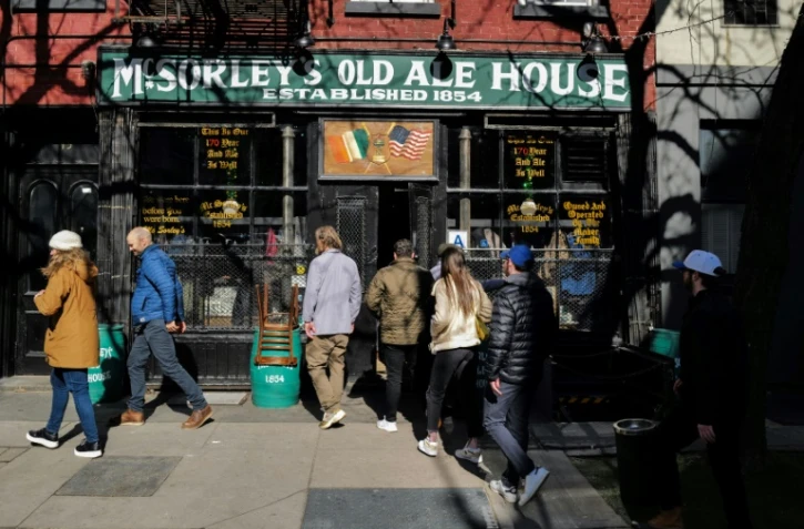 La façade du McSorley's Old Ale House, le plus vieux saloon de New York, le 18 février 2024