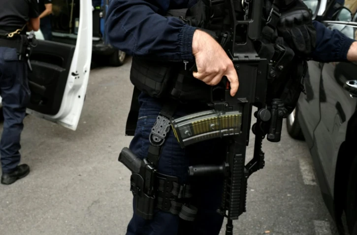 La section antiterroriste du parquet de Paris a ouvert une enquête après la découverte mercredi dans un appartement "d'éléments pouvant entrer dans la composition d'explosifs" à Villejuif (Val-de-Marne)