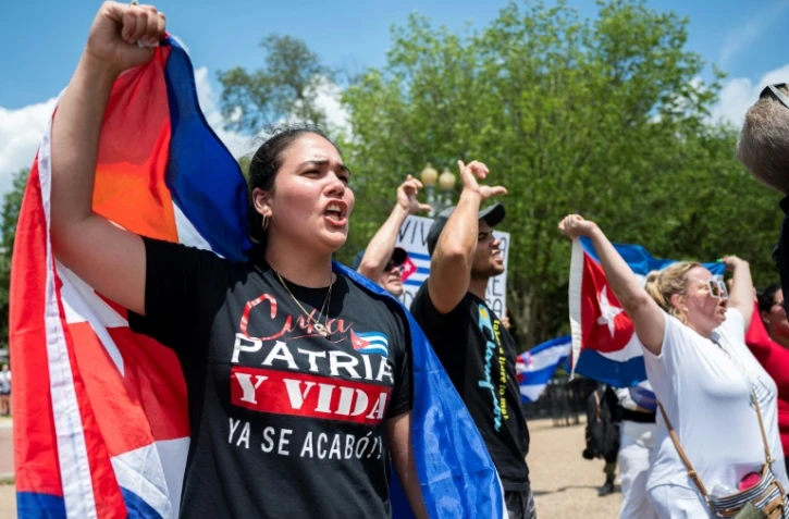 Une manifestation en soutien au peuple cubain devant la Maison Blanche à Washington le 12 juillet 2021