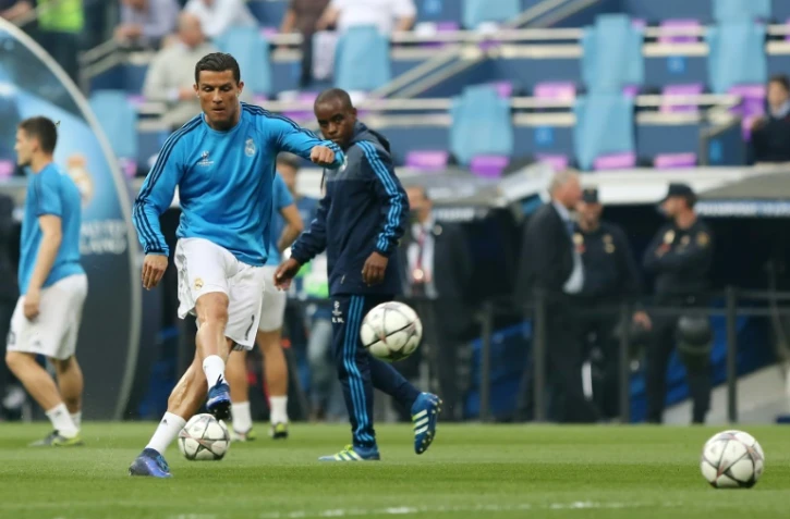 Cristiano Ronaldo à l'échauffement, avec le Real, avant d'affronter Manchester City à Santiago Bernabeu à Madrid, le 4 mai 2016