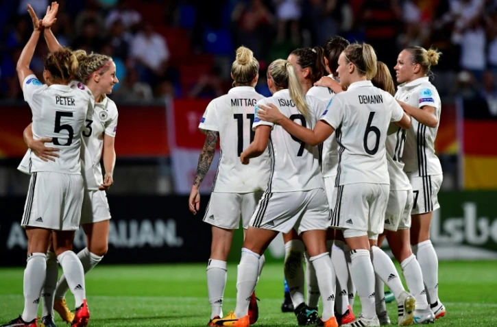 La joie des Allemandes victorieuses de l'Italie dans le groupe D de l'Euro, le 21 juillet 2017 à Tilburg