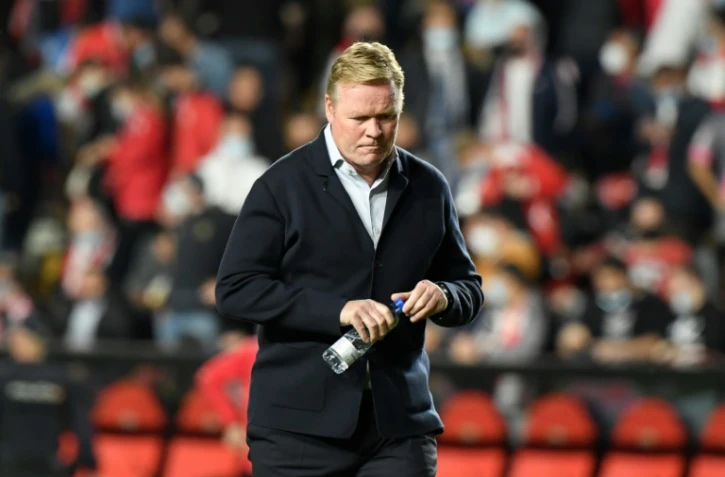 L'entraîneur néerlandais du FC Barcelone Ronald Koeman au stade de Vallecas de Madrid le 27 octobre 2021, avant l'annonce de son limogeage
