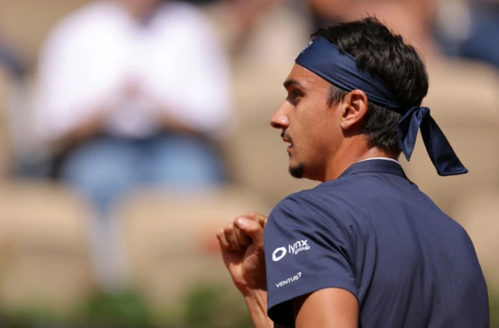 L'Italien Lorenzo Sonego contre le Russe Andrey Rublev au 3e tour de Roland-Garros le 2 juin 2023 à Paris