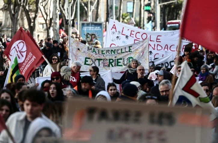 Manifestation d'enseignants contre les suppressions de postes, les fermetures de classes et pour des augmentations de salaires lors d'une grève nationale de l'Éducation nationale, le 31 mars 2026 à Marseille