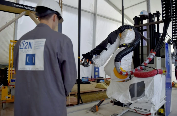 L'université et la métropole de Nantes ont lancé mercredi la construction d'un logement social par impression 3D robotisée, une première française. 
