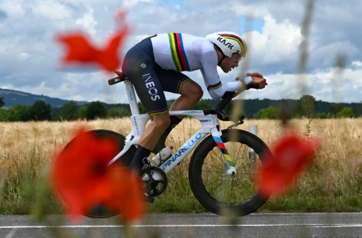 L'Italien Filippo Ganna, vainqueur du contre-la-montre lors de la 4e étape du Critérium du Dauphiné, au nord de Montbrison (Loire), le 8 juin 2022