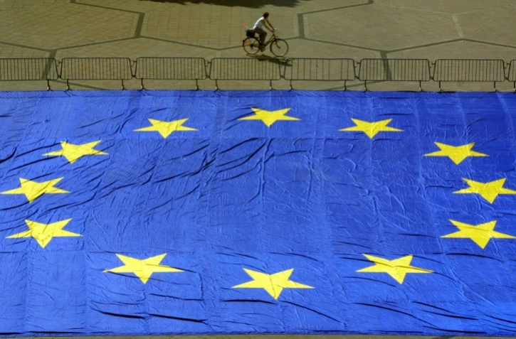 La Commission européenne a pointé les "progrès limités" de la France pour se réformer et favoriser l'emploi, jugeant "peu satisfaisant" le fonctionnement du marché du travail, dans un rapport recensant les difficultés économiques de certains pays membres de l'UE