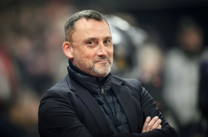 L'entraîneur de Lens Franck Haise avant le coup d'envoi du match de Ligue 1 contre Rennes au stade Roazhon Park le 1er avril 2023 à Rennes