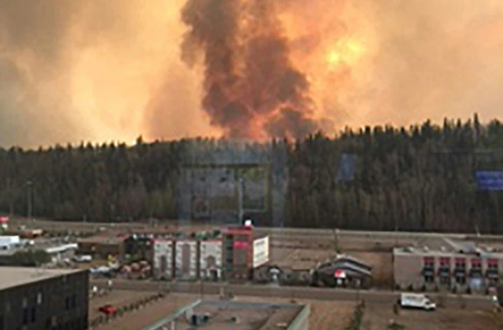 La ville de Fort McMurray ravagée le 3 mai 2016 par un incendie