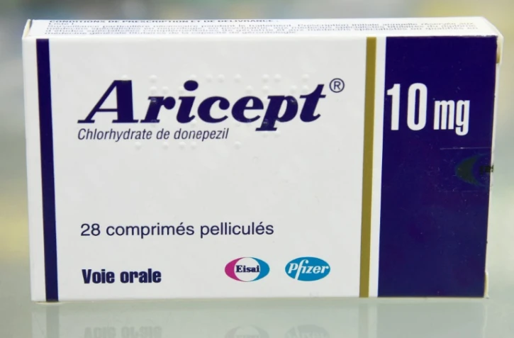 Un boite de médicaments Aricept, le 24 octobre 2016 à Paris