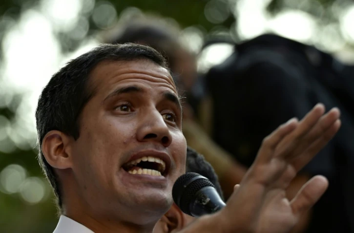 Le chef de file de l'opposition Juan Guaido s'adresse à ses partisans lors d'un rassemblement à San Bernardino, dans la banlieue de Caracas, le 1er avril 2019