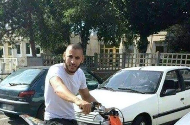 Photo tirée le 14 juin 2016 du compte Facebook de Larossi Abballa le motrant sur une moto