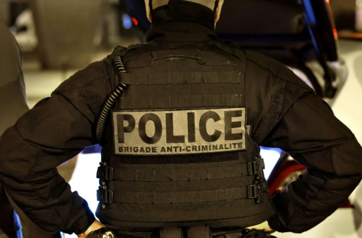 Neuf personnes soupçonnées d'avoir participé, dimanche soir, à l'attaque aux mortiers de feux d'artifice contre le commissariat de La Courneuve, en Seine-Saint-Denis, ont été interpellées