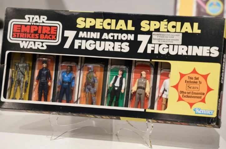 Un pack de figurines Star Wars présentées par la maison Sotheby's, le 2 décembre 2015 à New York