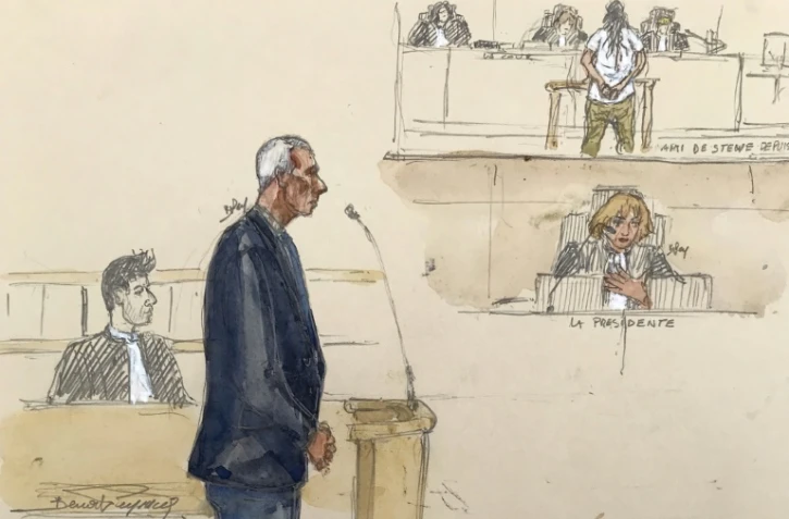 Ce croquis d'audience, réalisé le 10 juin 2024 au tribunal de Rennes, montre le commissaire Grégoire Chassaing, poursuivi pour la mort de Steve Maia Caniço, durant la Fête de la musique à Nantes en 2019