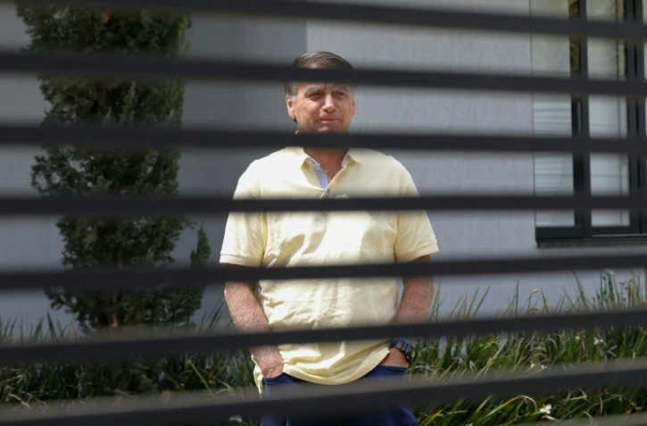 L'ancien président brésilien Jair Bolsonaro devant sa résidence à Brasilia le 3 septembre 2025