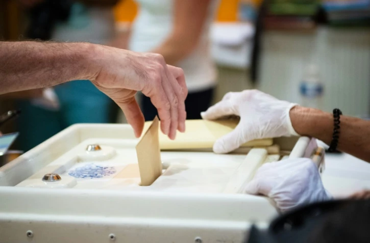 Le gouvernement confirme qu'il privilégie "à ce stade" le maintien en juin des élections régionales et départementales