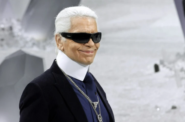 Le styliste allemand Karl Lagerfeld lors d'un défilé au Grand Palais à Paris, le 6 mars 2012