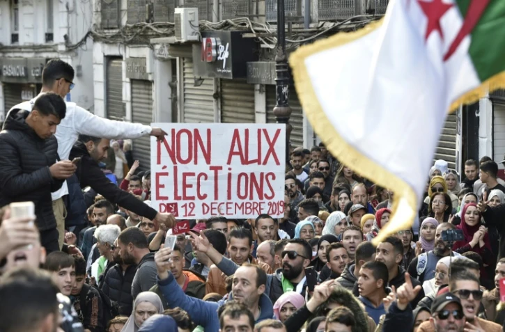 Des manifestants antigouvernementaux à Alger le 10 décembre 2019