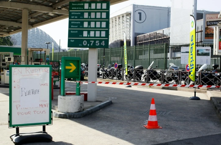 Une station-essence fermée à Paris le 25 mai 2016 